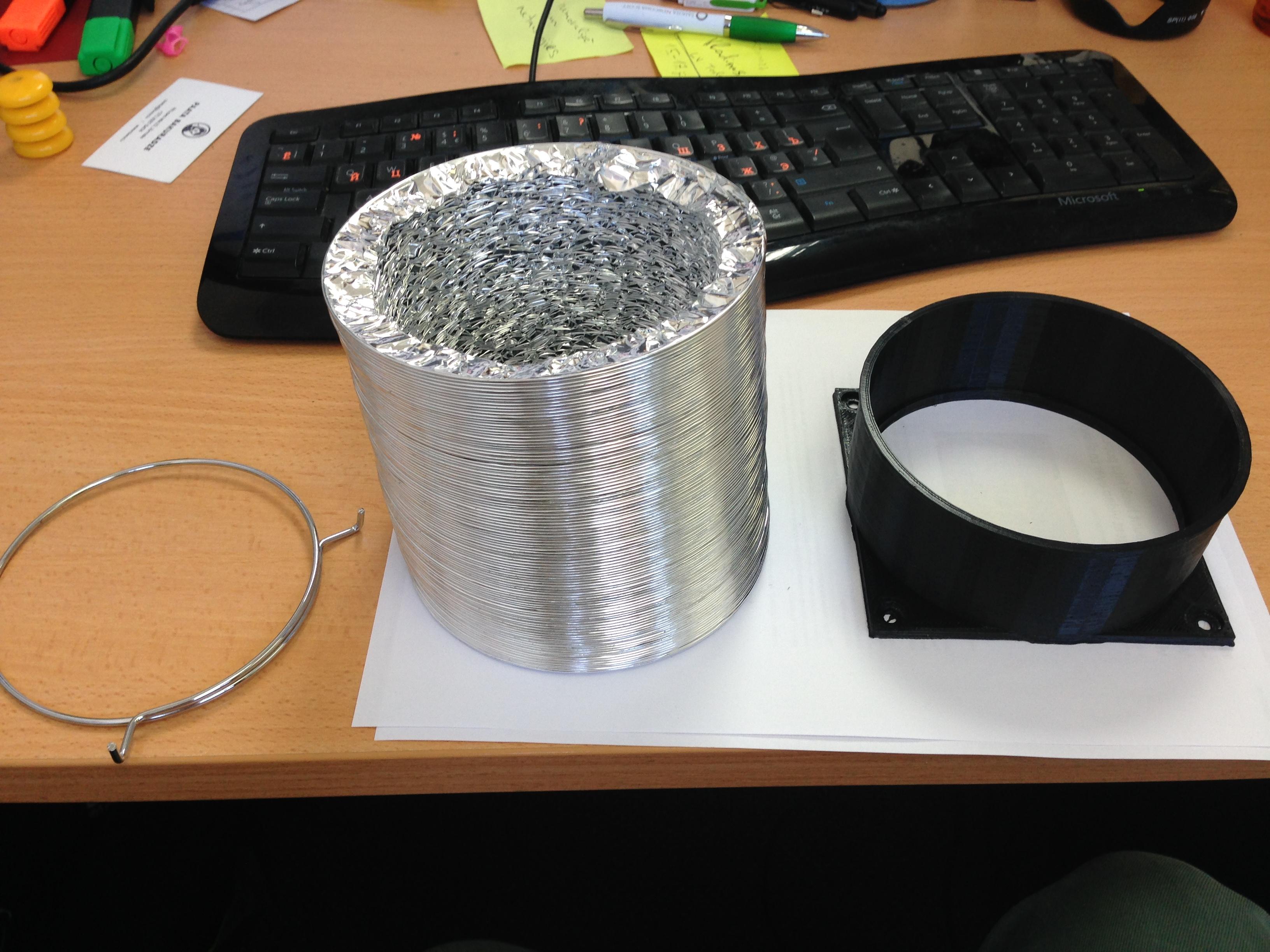 uz galda viss salikts